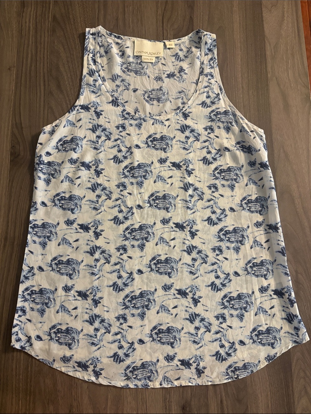 100% Silk | Cynthia Rowley | Blue Floral Scoop Neck Tank